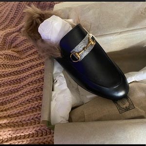 Size 38 Leather/Fur Gucci Slides